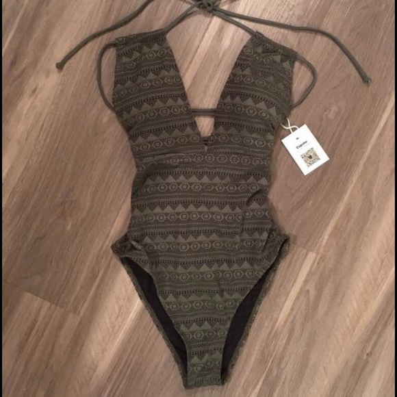 Cupshe one piece - Picture 1 of 4